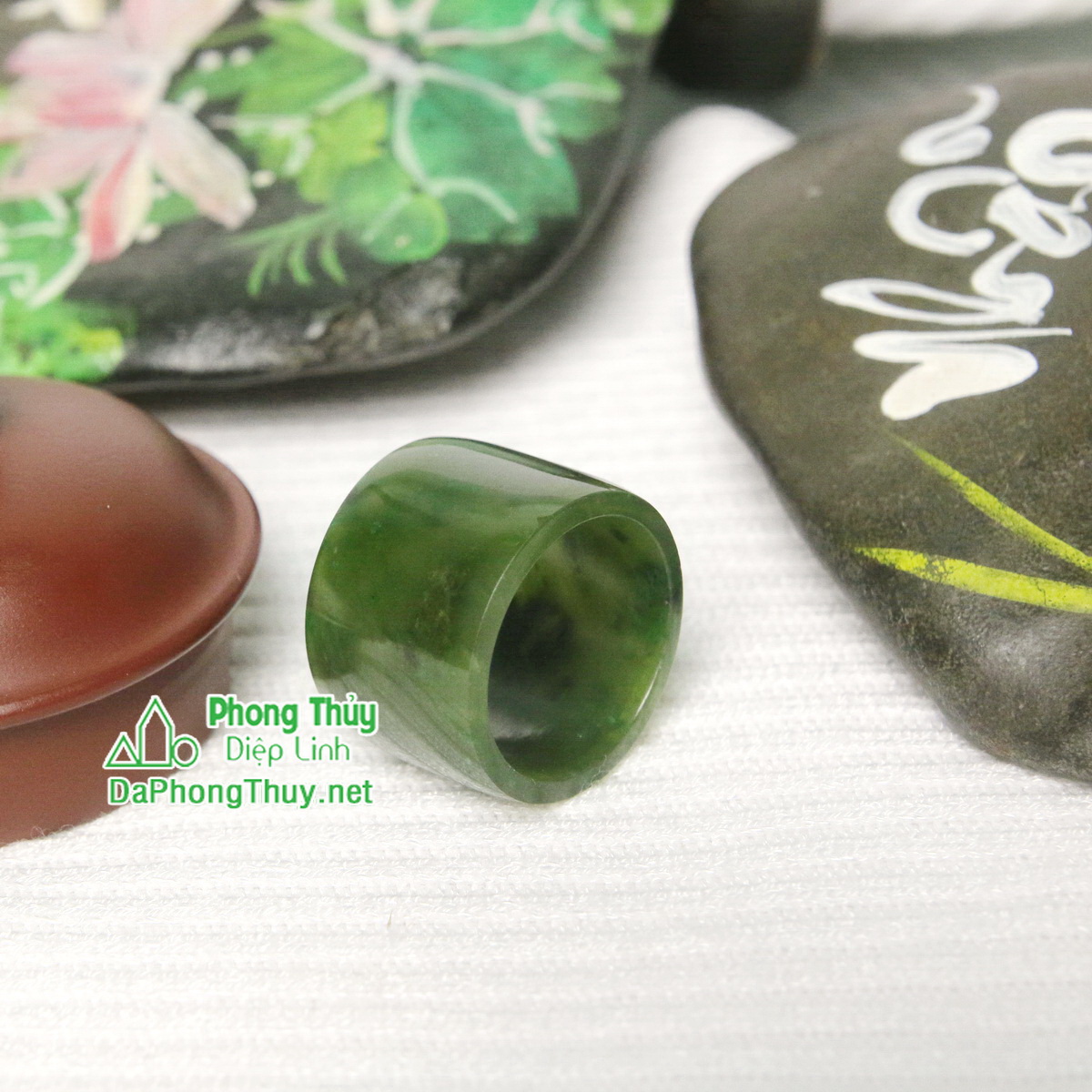 Nhan ngoc bich nephrite