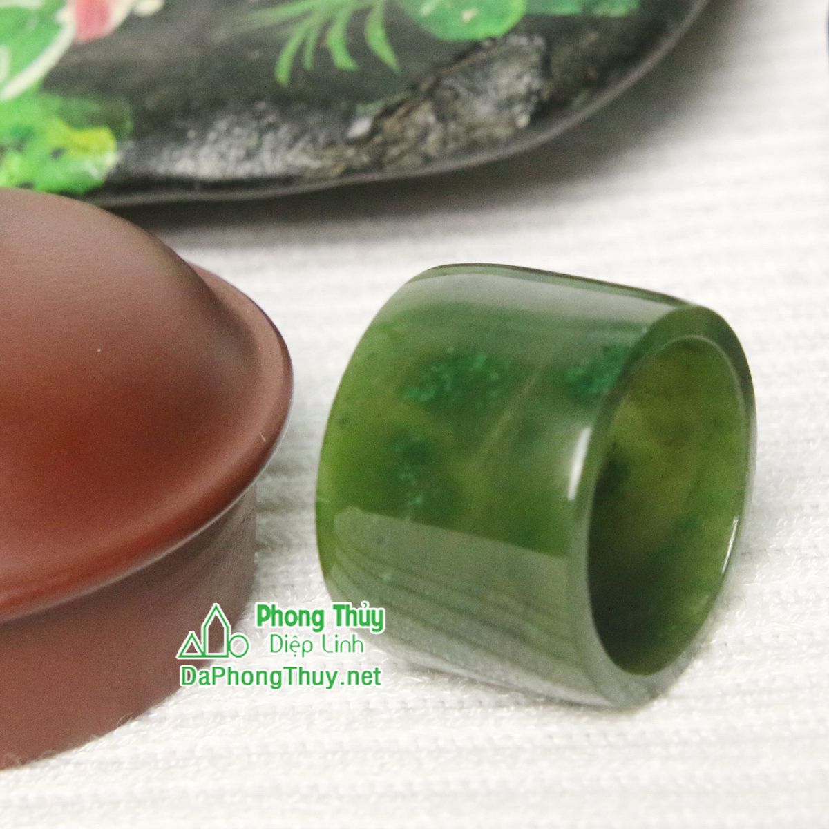 Nhan ngoc bich nephrite