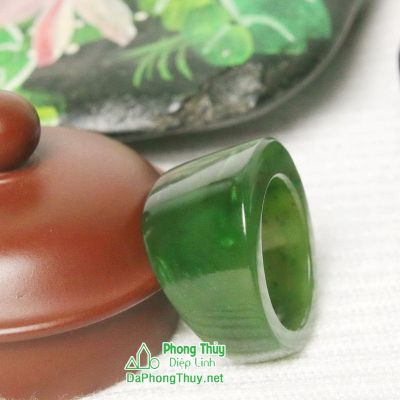 Nhẫn ngọc bích nephrite jade NBNK15-18.7