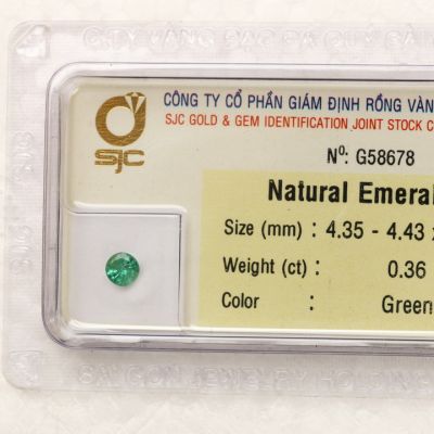 Đá emerald ngọc lục bảo 4.5mm NLB0.36