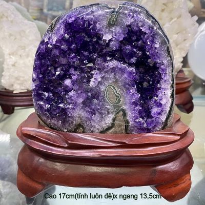 Khối đá phong thủy thạch anh tím Amethyst 1