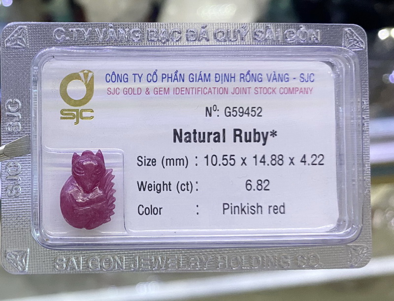 Hồ ly đá quý ruby