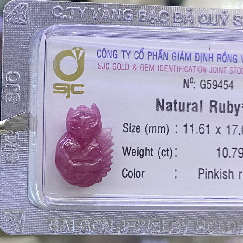 Hồ ly đá quý ruby