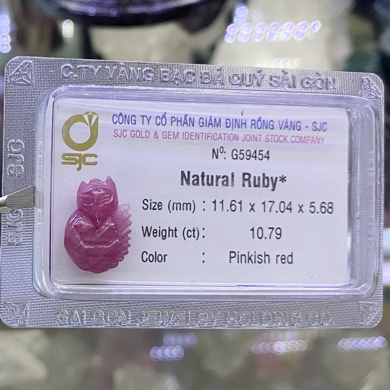 Hồ ly đá quý ruby