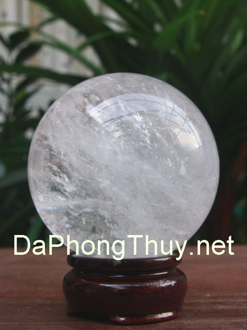 Da phong thuy thach anh trang